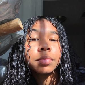 Meet your Posher, Maria-chrisia